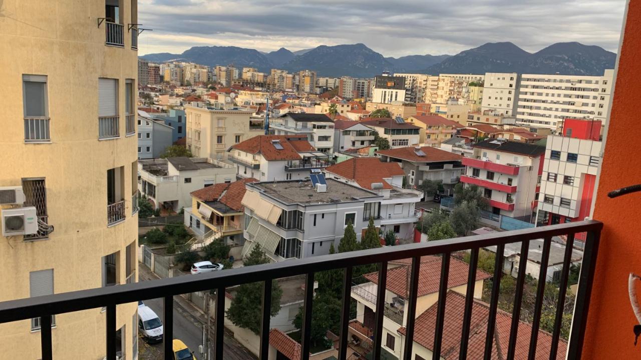 Beautiful And Lovely Apartment Tiranë Luaran gambar