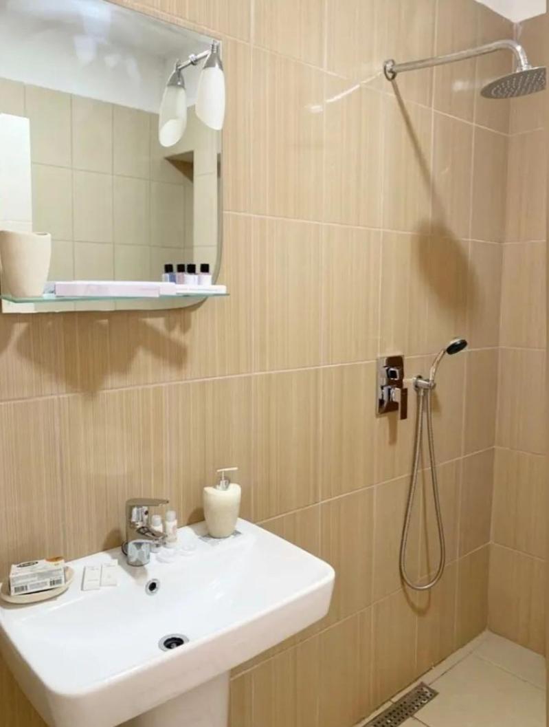 Beautiful And Lovely Apartment Tiranë Luaran gambar